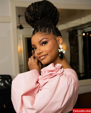 Halle Bailey Onlyfan Leaked Photo 79