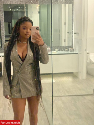 Halle Bailey Onlyfan Leaked Photo 82