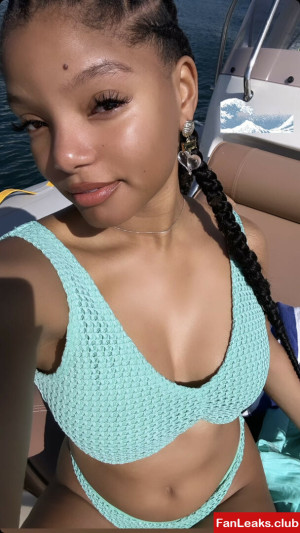 Halle Bailey Onlyfan Leaked Photo 110