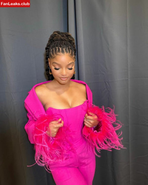 Halle Bailey Onlyfan Leaked Photo 135