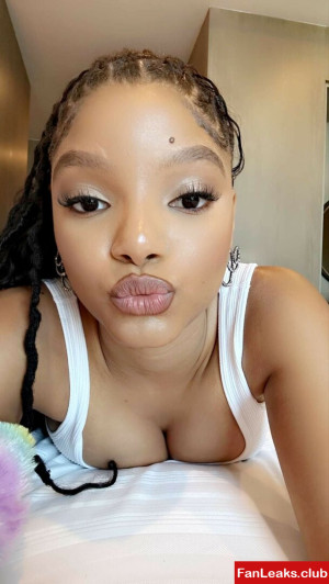 Halle Bailey Onlyfan Leaked Photo 357