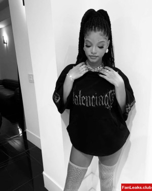 Halle Bailey Onlyfan Leaked Photo 375