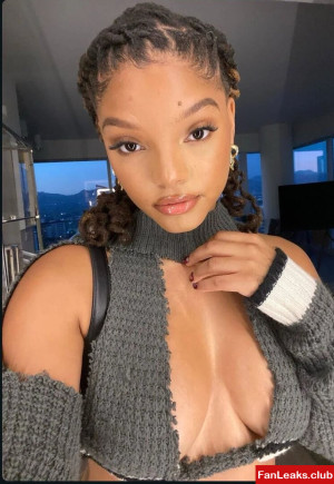 Halle Bailey Onlyfan Leaked Photo 498