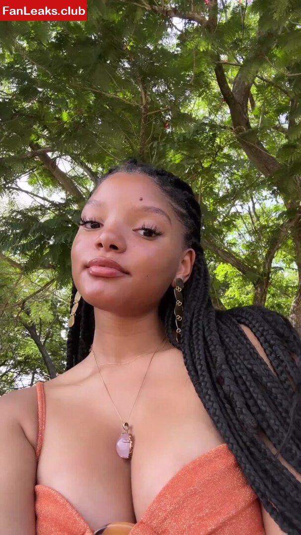 Halle Bailey Onlyfan Leaked Photo 315