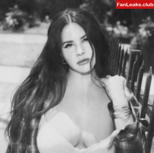 Lana Del Rey Onlyfan Leaked Photo 467